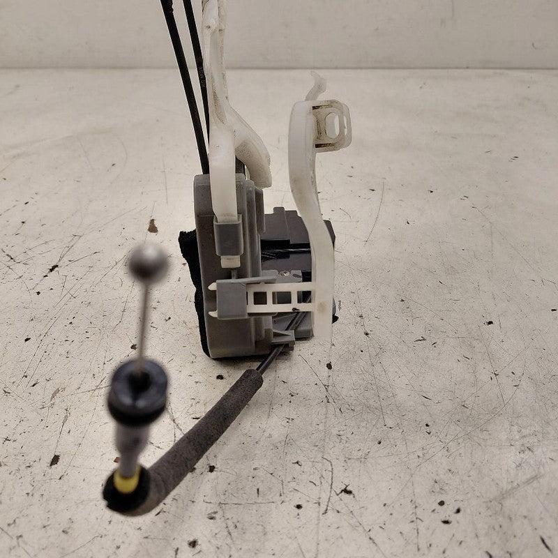 Kia Sorento Door Latch Lock Right Passenger Rear  2018 2017 2016