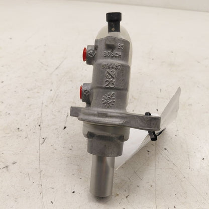 Brake Master Cylinder Fits 15-18 Jeep Renegade