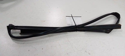 Mazda 3 Door Glass Window Seal Rubber Right Passenger Front 2010 2011 