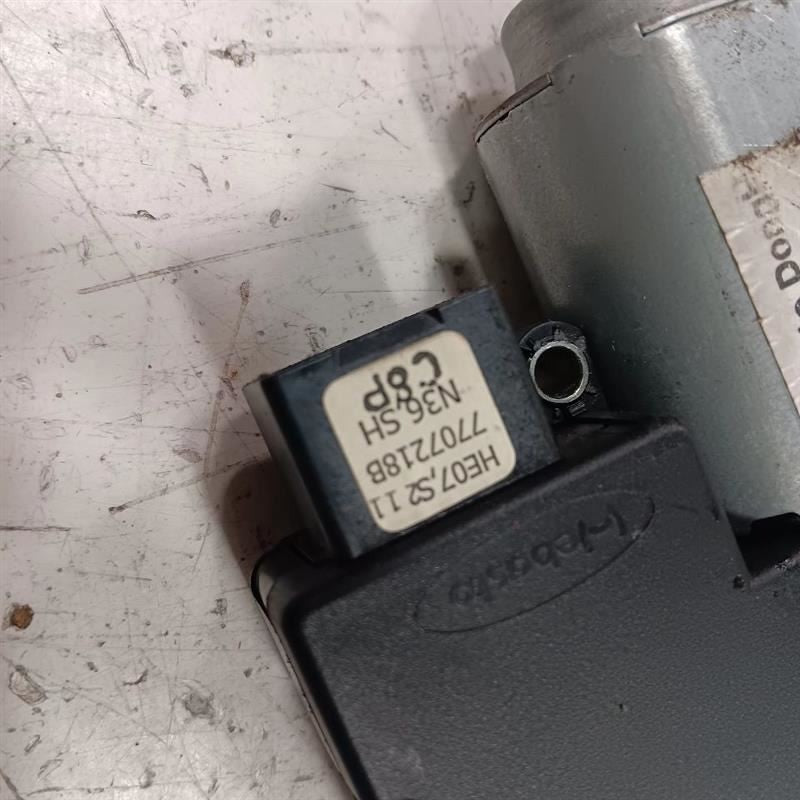 Hyundai Veloster Electric Power Sun Moon Roof Glass Blind Motor  2012 2013 2014 