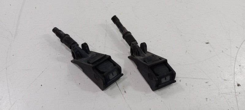 Volkswagen Jetta Windshield Wiper Washer Fluid Hood Sprayer Nozzles 20