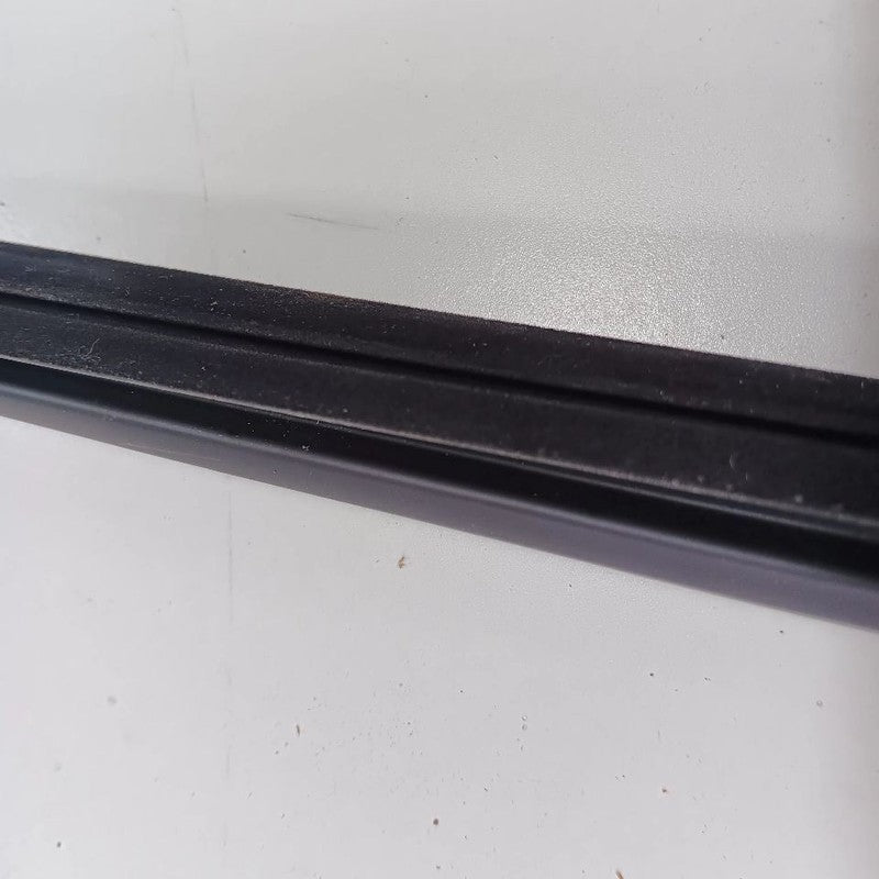 Hyundai Elantra Left Front Weather Strip Interior  2017 2016 2015 2014