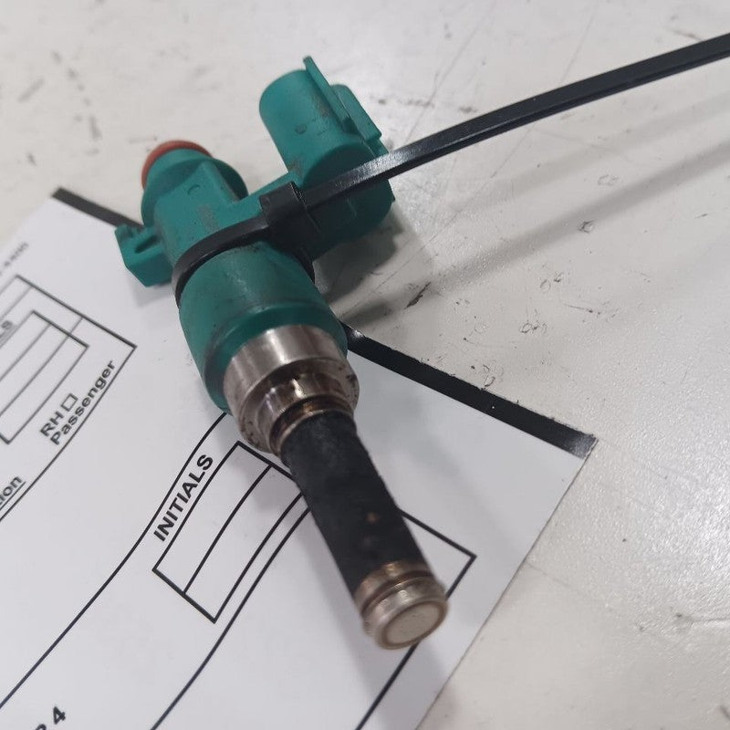 2320929165 Upper Fuel Injection Injector Hatchback M20AFKS Fits 19-23 Toyota Corolla