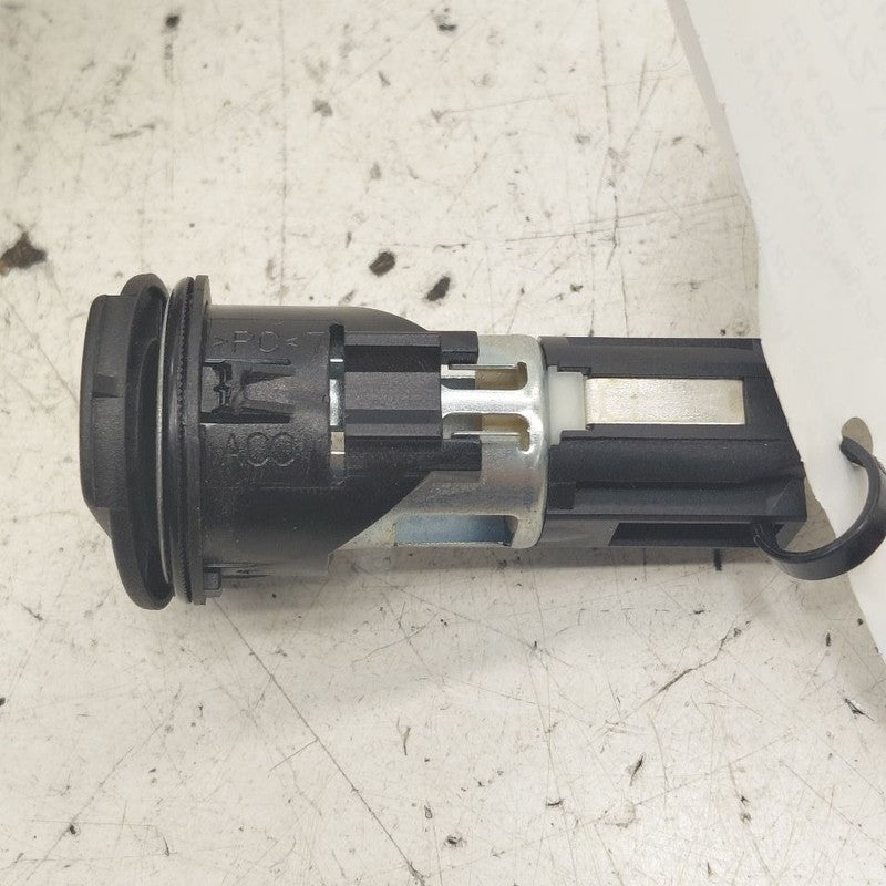 Volkswagen Golf 12V Power Port Socket  2015 2016 2017