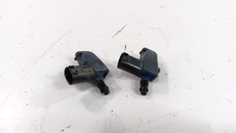 Volkswagen Golf Windshield Wiper Washer Fluid Hood Sprayer Nozzles 201