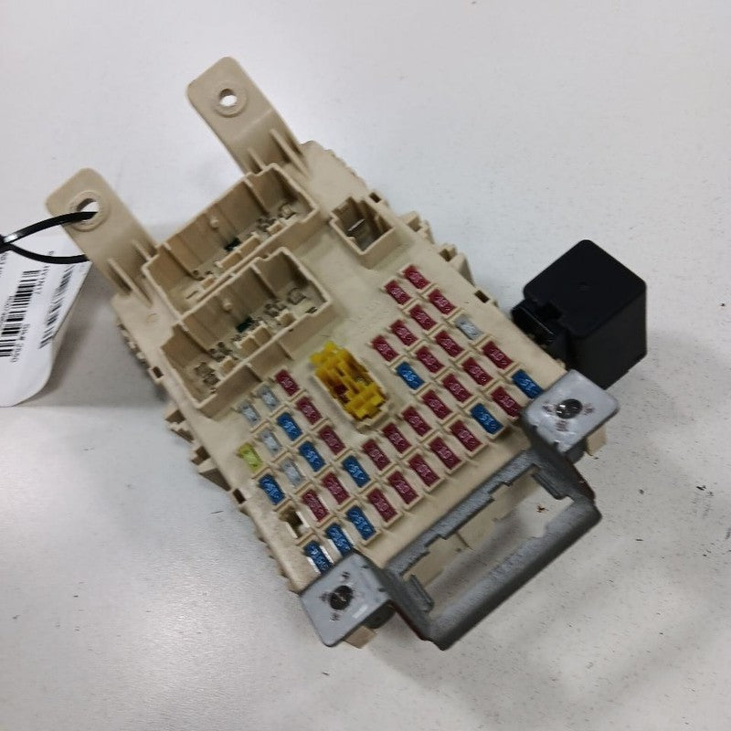 Hyundai Accent Cabin Fuse Box Interior Inner Under Dash 2017 2016 2015