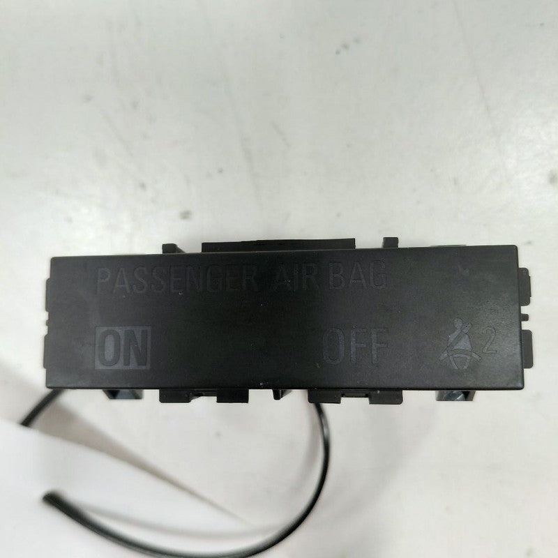 Buick Encore Passenger Dash Bag Light {13422817} 2020 2019 2018 OEM