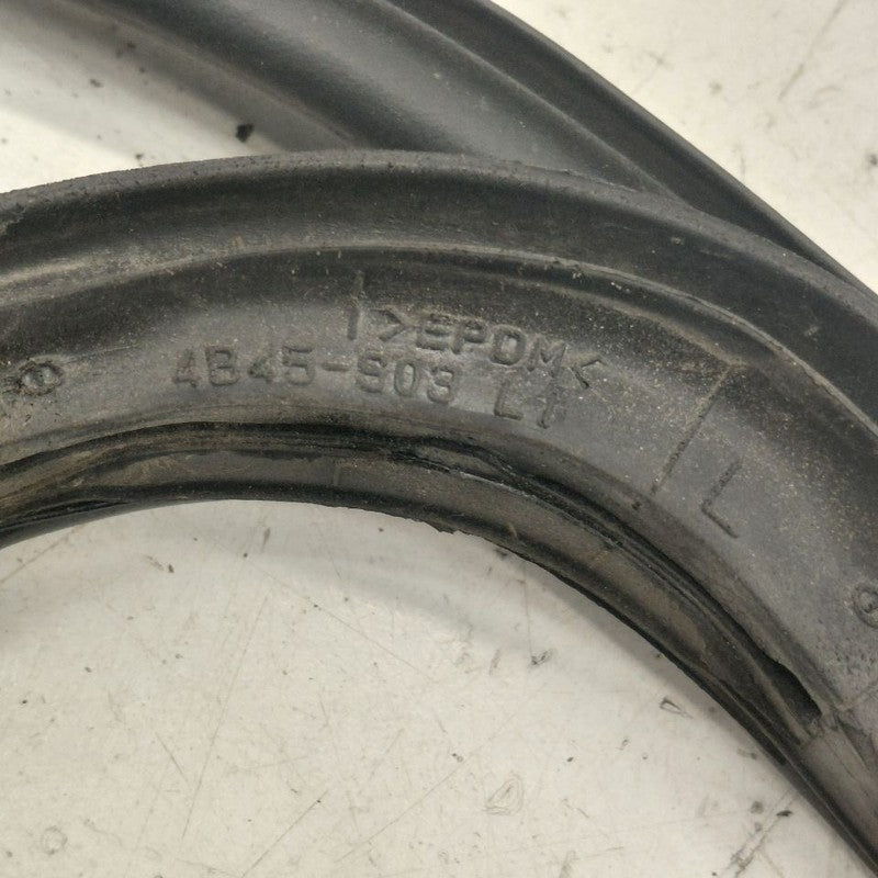Mitsubishi Outlander   On Door Seal Rubber Left Driver Rear Back  2018