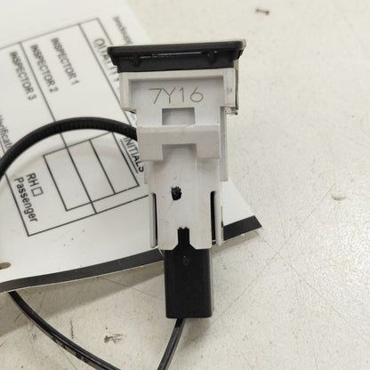 Nissan Versa Note Passenger Bag Light 2019 2018 2017