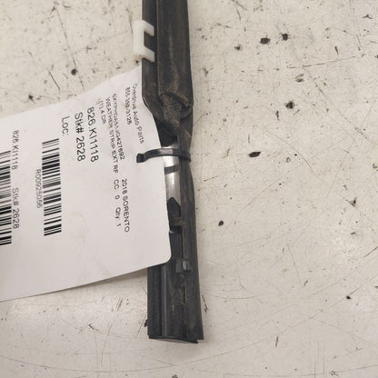Kia Sorento Door Glass Window Weather Strip Trim Front Right Passenger