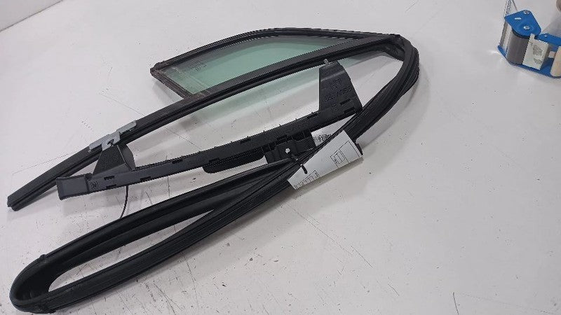 Buick Encore Door Glass Window Seal Rubber Left Driver Front  2016 201