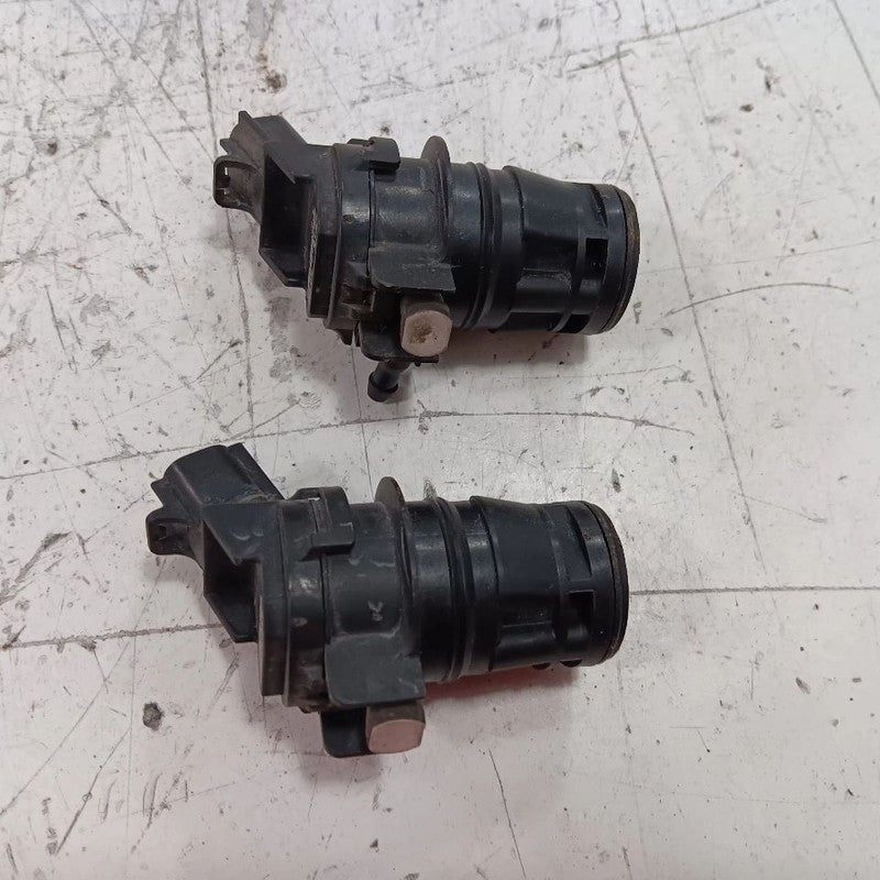 Legacy Outback Windshield Washer Wash Fluid Reservoir Motor Pump Elect