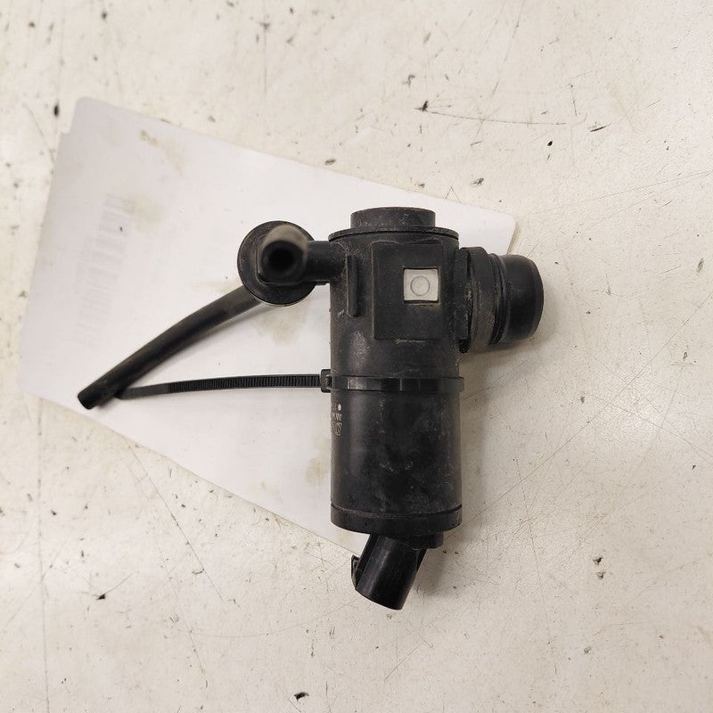 Honda CR-V Windshield Washer Wash Fluid Reservoir Motor Pump Electric 