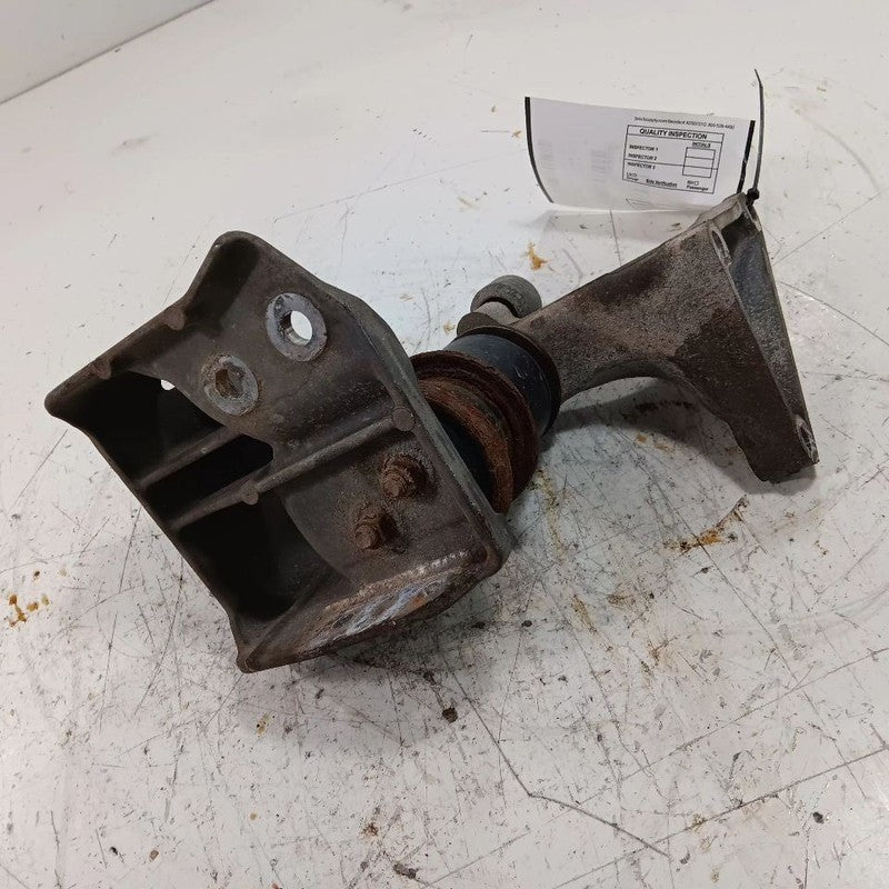 Legacy Outback 2.5 Engine Motor Mount Right Passenger  2015 2016 2017 