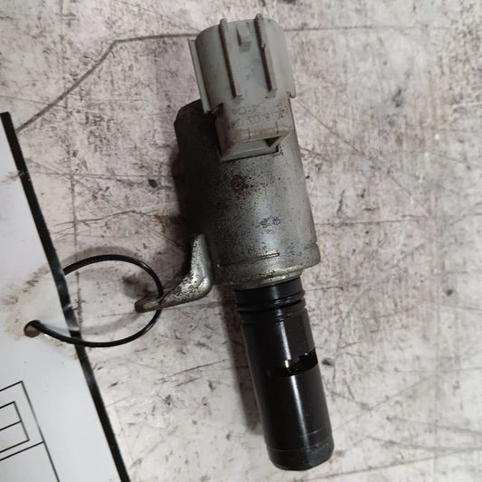 Ford Fiesta Variable Timing Gear Oil Control Valve Solenoid Cylinder Head  2014