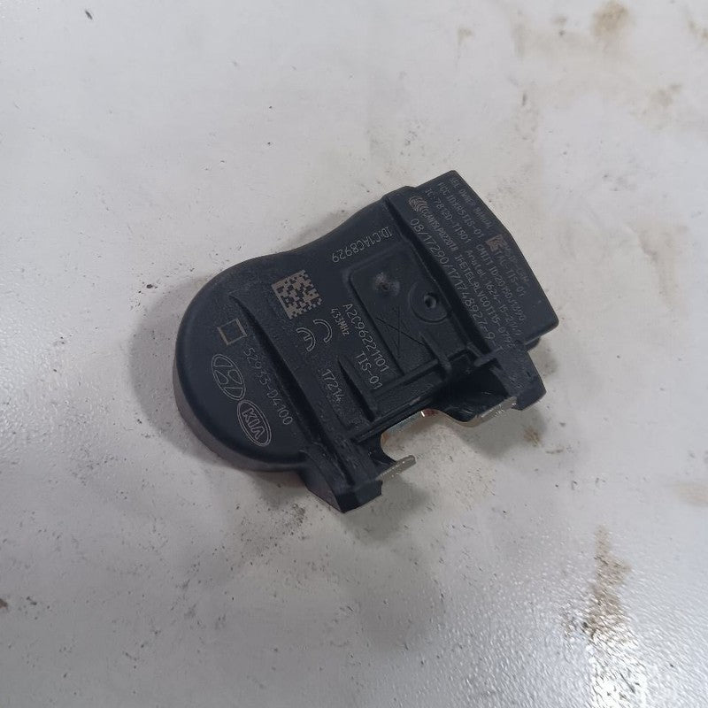 Kia Sorento TPMS Tire Pressure Monitor System Sensor  2018 2017 2016 O