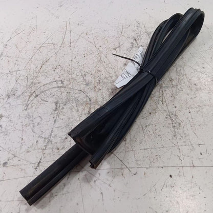Subaru Forester Door Glass Window Seal Rubber Left Driver Front  2016 