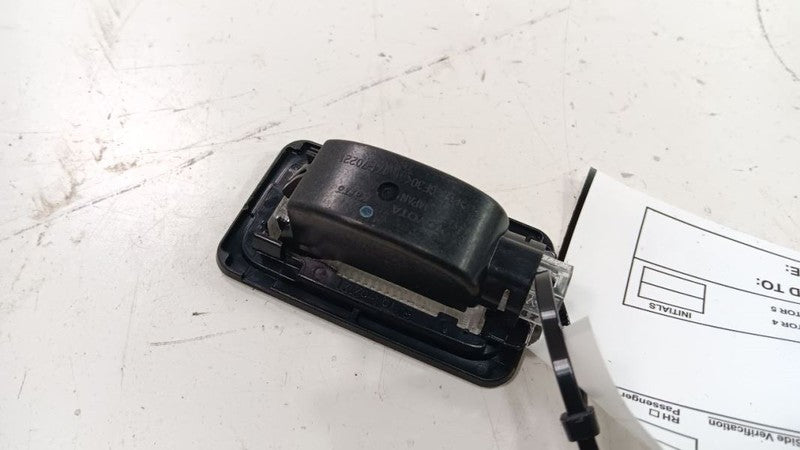 Toyota Prius Dome Light    2012 2013 2014 2015 OEM