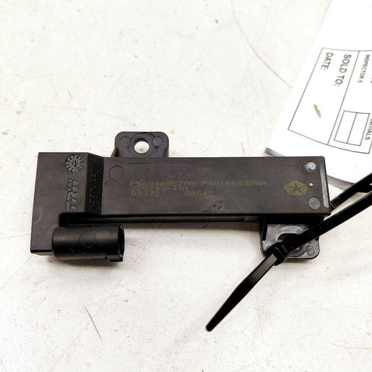 Jeep Cherokee Keyless Entry Antenna Module {68186637AA} 2015 2016 2017