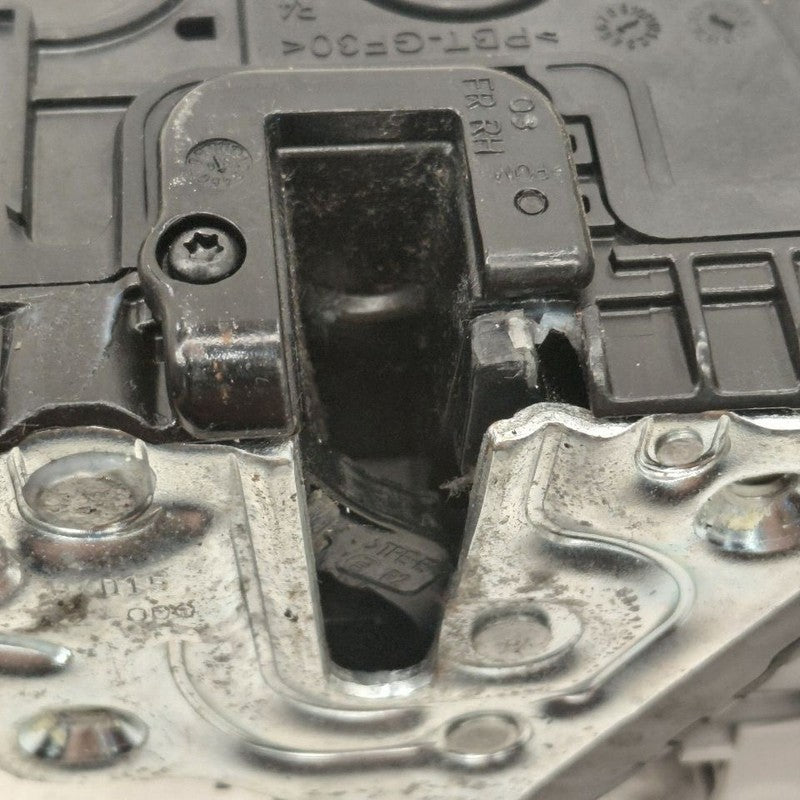 Hyundai Kona Door Latch Lock Right Passenger Front  2021 2020 2019