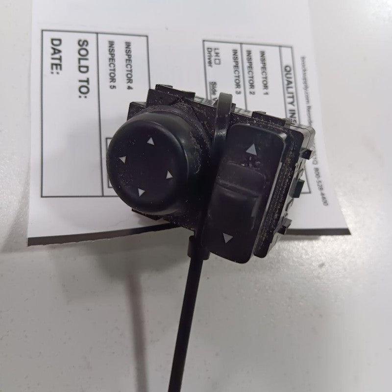 Nissan Kicks Driver's Front Door Mirror Switch Fits 18-23