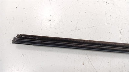 Honda Insight Door Glass Window Weather Strip Trim Front Right Passenger 2010 