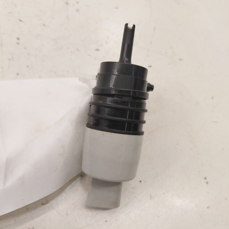 Chevy Trax Windshield Washer Wash Fluid Reservoir Motor Pump Electric 