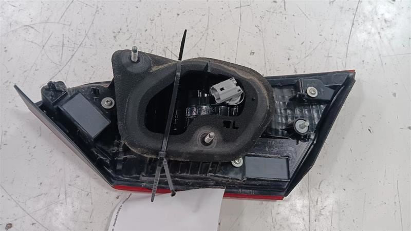 Driver Left Tail Light Brake Lamp Decklid Mounted Incandescent Fits 18