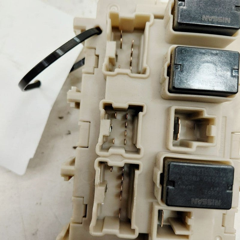 Nissan Maxima Cabin Fuse Box Interior Inner Under Dash  2018 2017 2016
