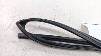 Toyota Prius Door Glass Window Seal Rubber Left Rear Back 2015 2014 2013 