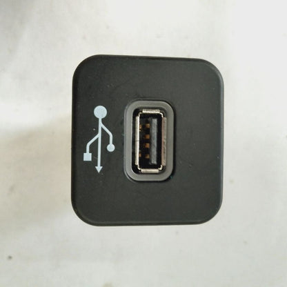 Fiat 500 X Model   USB Charging Plug In Port {735600659} 2016 2017