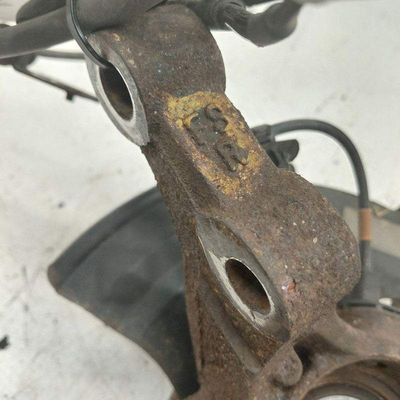Passenger Right Front Spindle/Knuckle Fits 13-17 VELOSTER