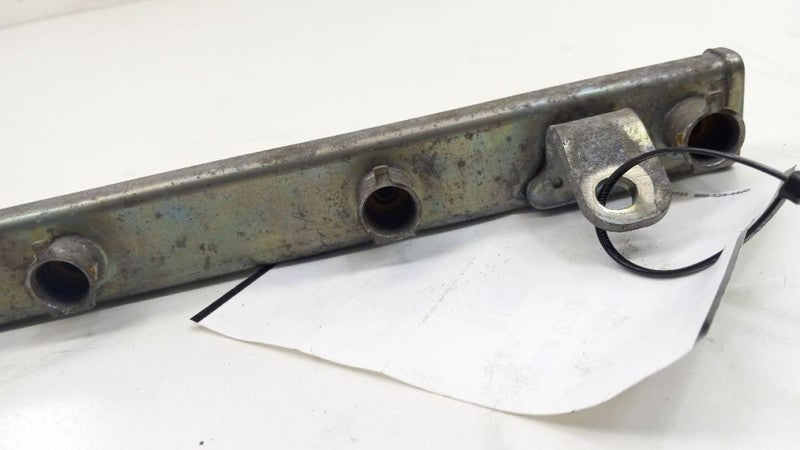 Nissan Versa Fuel Rail Injection Injector Mount Bar 2008 2009 2010 2011 2012
