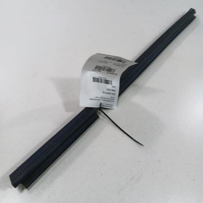 Buick Encore Right Rear Weather Strip Interior  2019 2018 2017