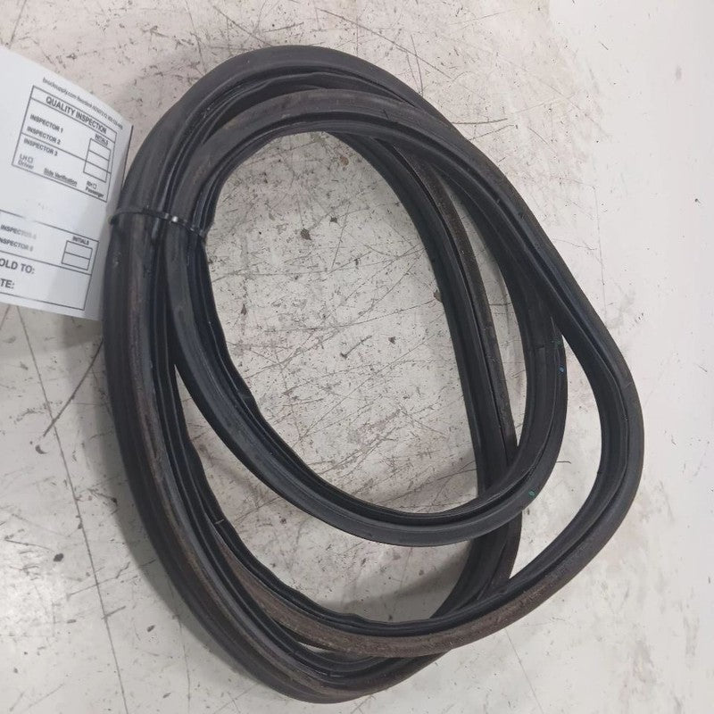 Hyundai Elantra Trunk Lid Hatch Door Rear Back Rubber Seal  2017 2018 2019 2020