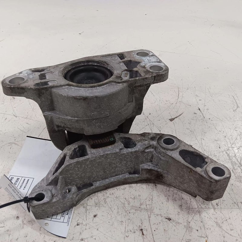 Nissan Kicks Engine Motor Mount Right Passenger  1.6 2021 2022 2023 20