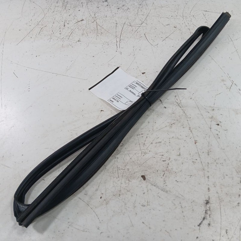 Toyota Corolla Door Glass Window Seal Rubber Right Passenger Rear Back