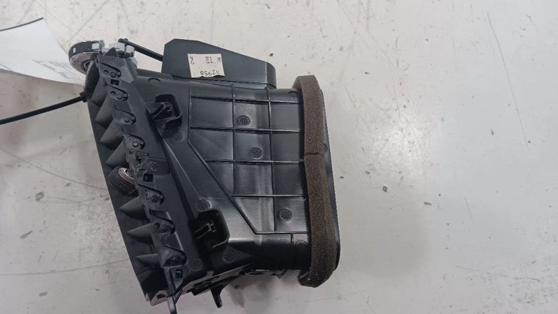 Chrysler 200 Dash Air Vent Center Middle  2015 2016 2017 OEM