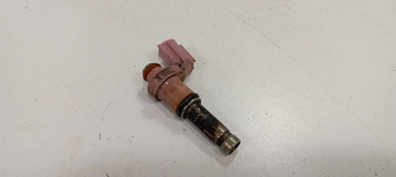 Fuel Injection Parts Fuel Injector Upper Fits 06-17 LEXUS IS350  OEM