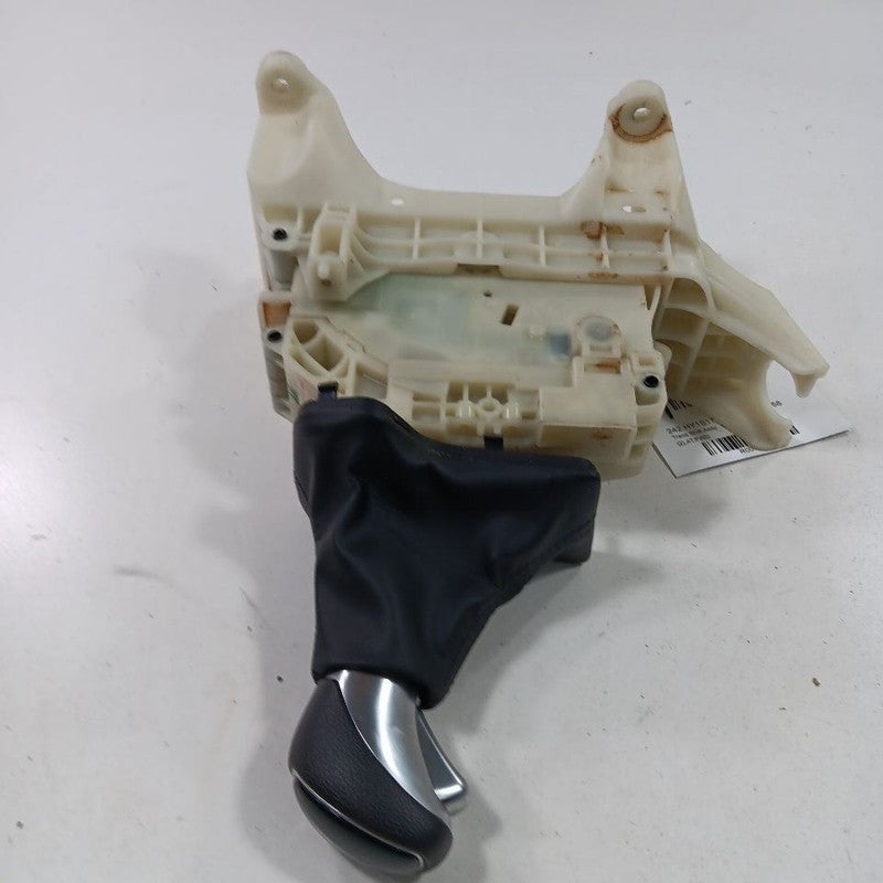 Hyundai Elantra Transmission Gear Shifter  2017 2018 2019 2020 OEM