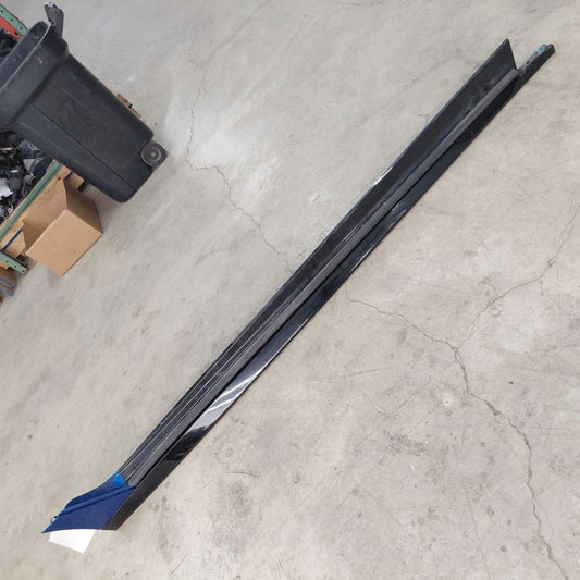 Chevy Volt Rocker Panel Trim Cover Molding Skirt Right Passenger Side 