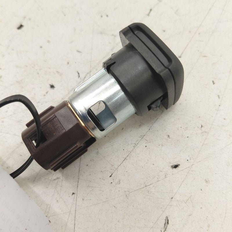Chevy Volt 12V Power Port Socket  2019 2018 2017 2016