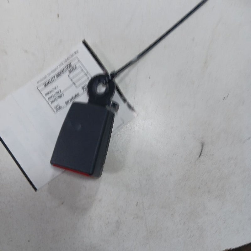 Jeep Cherokee Seat Belt Buckle Latch Right Passenger Rear Back  2015 2016 2017