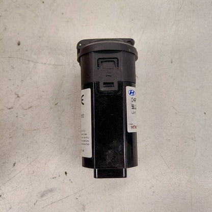 Hyundai Santa Fe USB Charging Port {96125S1500} 2019 2020