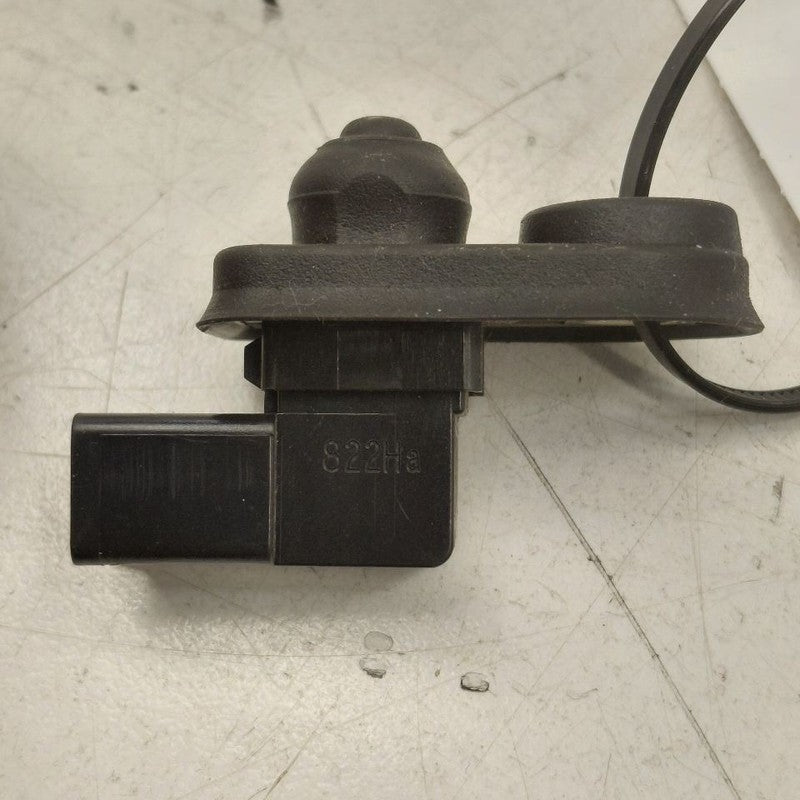 Mitsubishi Outlander   Door Ajar Switch Door Open Dome Light Switch  2