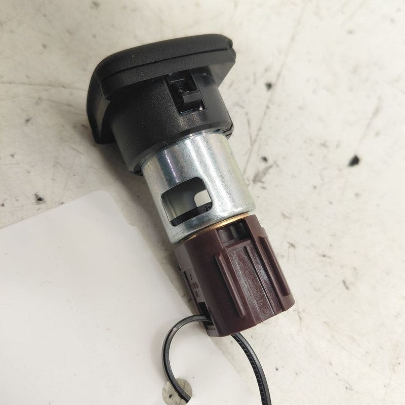 Chevy Volt 12V Power Port Socket  2016 2017 2018 2019