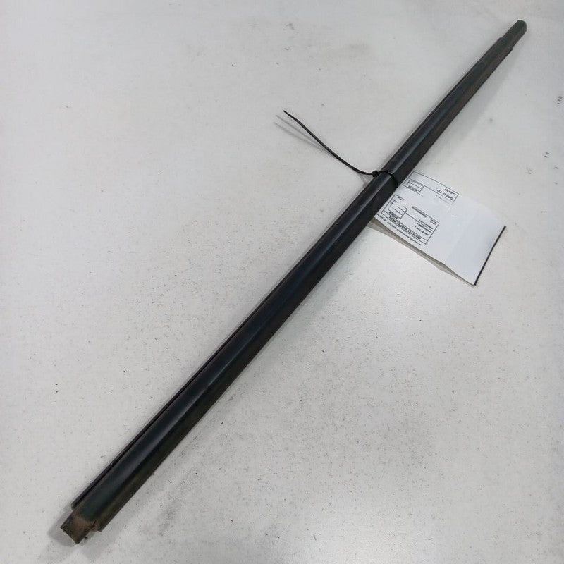 Hyundai Accent Door Glass Window Weather Strip Trim Front Right Passen