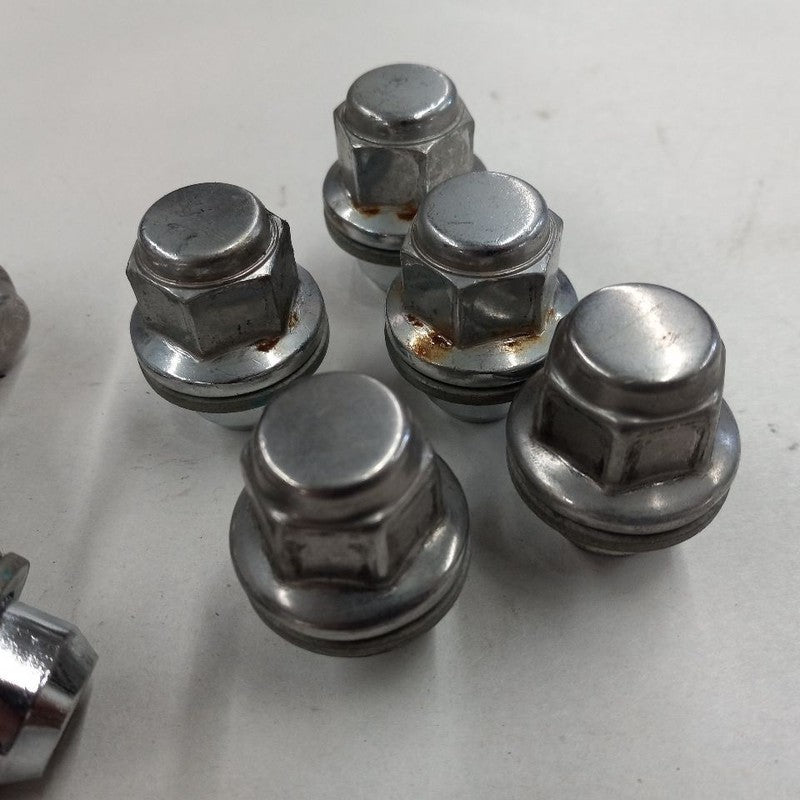 INFINITI QX50 Lug Nut Set  2017 2016 2015 2014