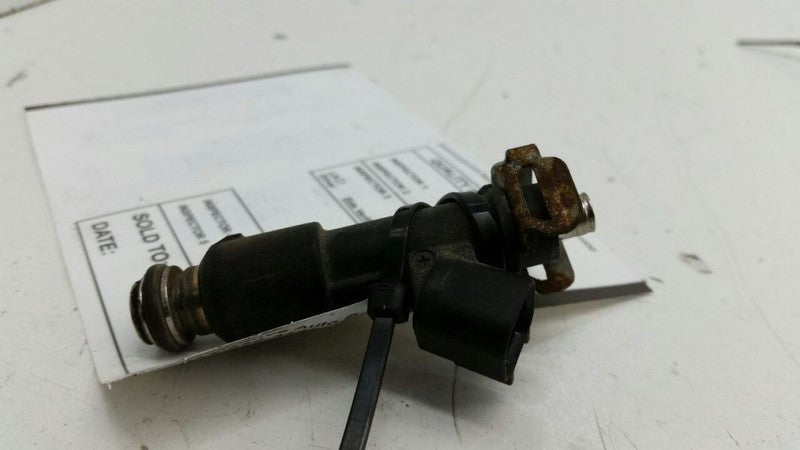 12582219 Fuel Injection Injector 2.2L Opt NT7 Fits 05-10 Chevy Cobalt OEM