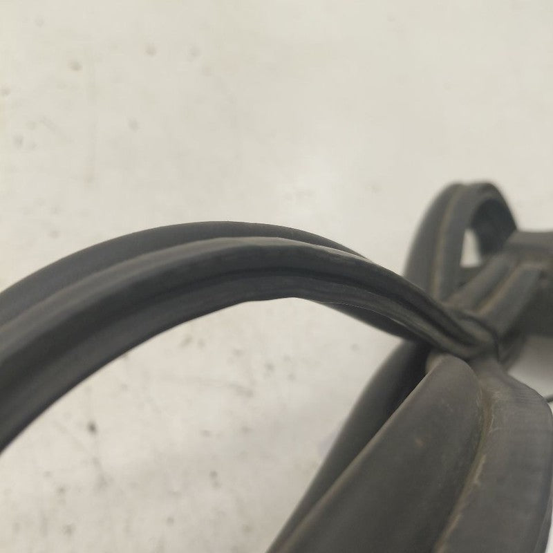 Kia Sorento Cowl Vent Panel Hood Rubber Seal  2018 2017 2016